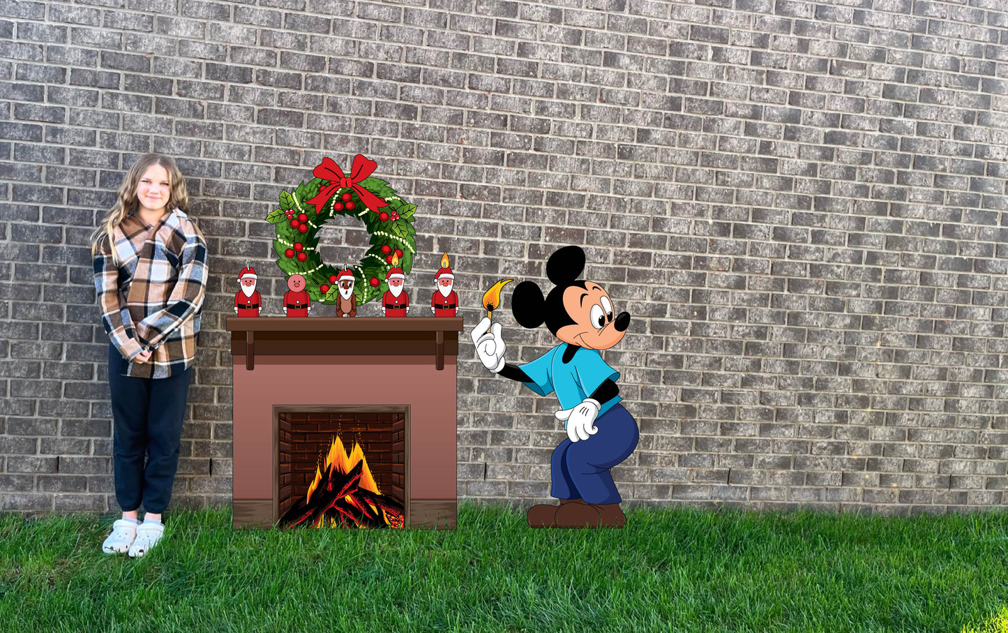 Classic Christmas movie cartoon dog and chipmunks 5ft tall