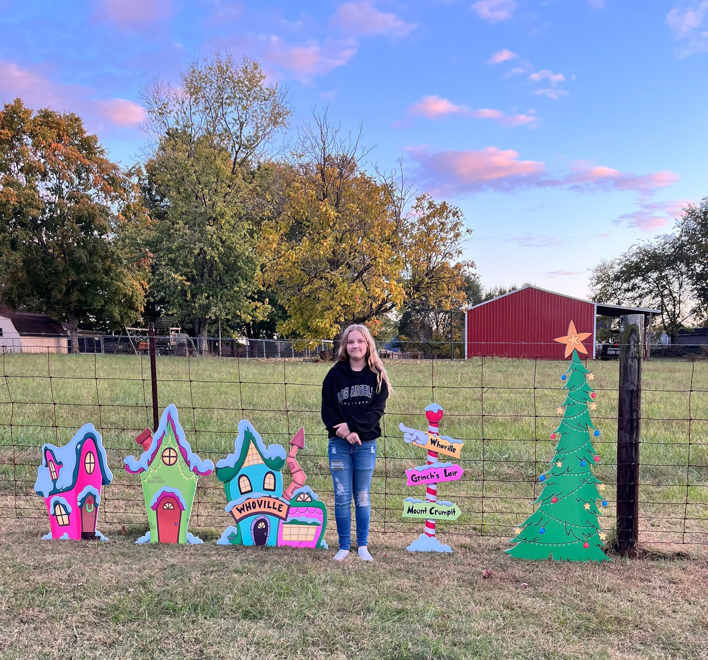 Cartoon Village houses and Tree 5ft Tall! Fast and Free shipping