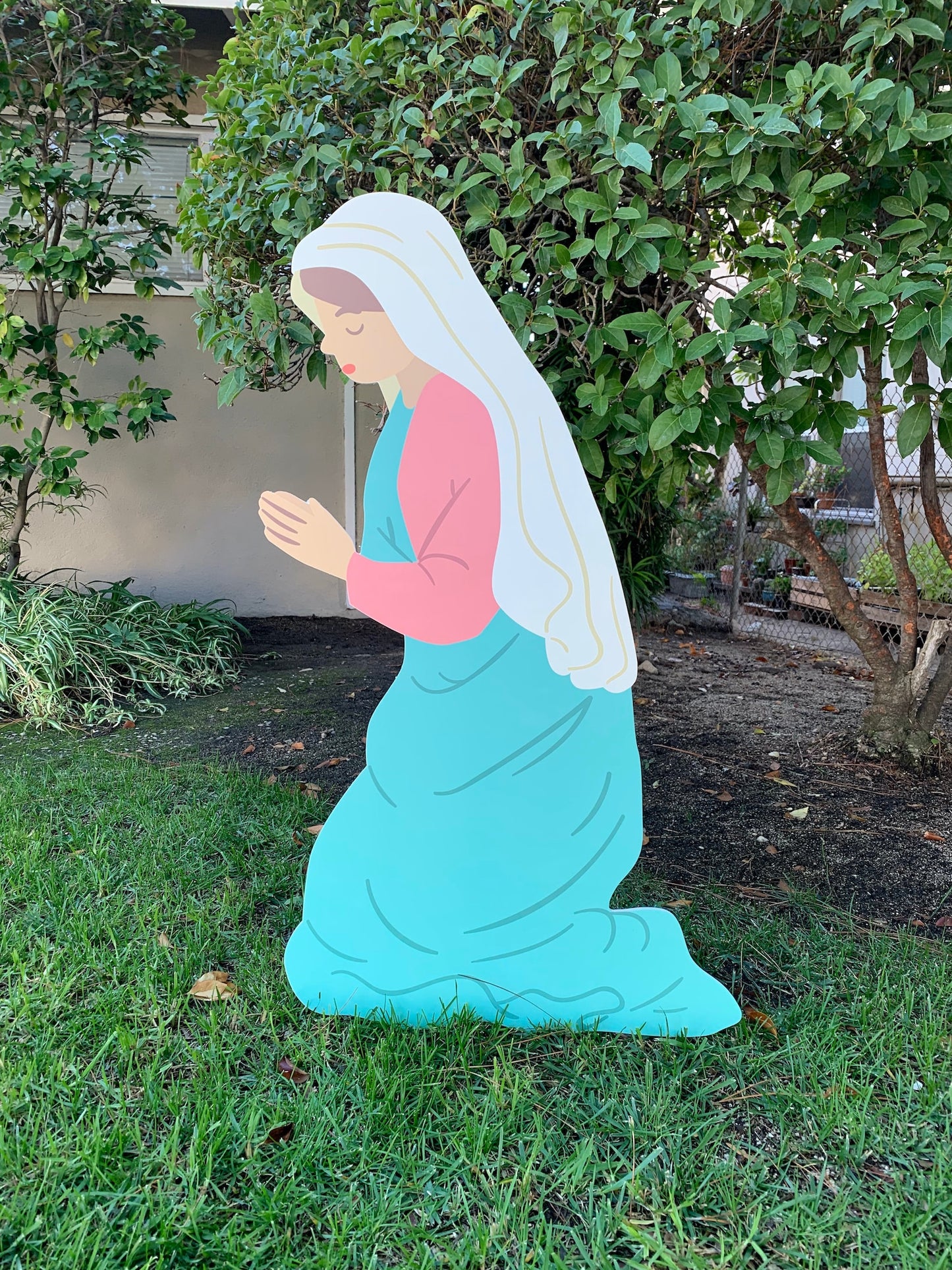 Nativity Scene Yard Art Lawn Decoration just in time for Christmas! Set includes Jesus, Mary, Joseph, Angel Gabriel and Animals!